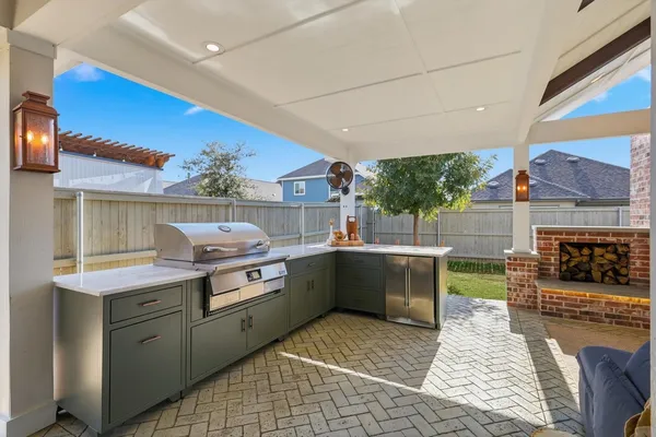 Outdoor Kitchen